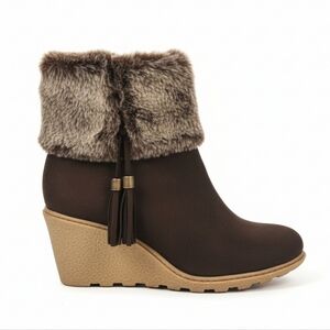 Penningtons Faux Fur Suede Wedge Boots Brown Booties Moccasin Tassel Size 8 Wide